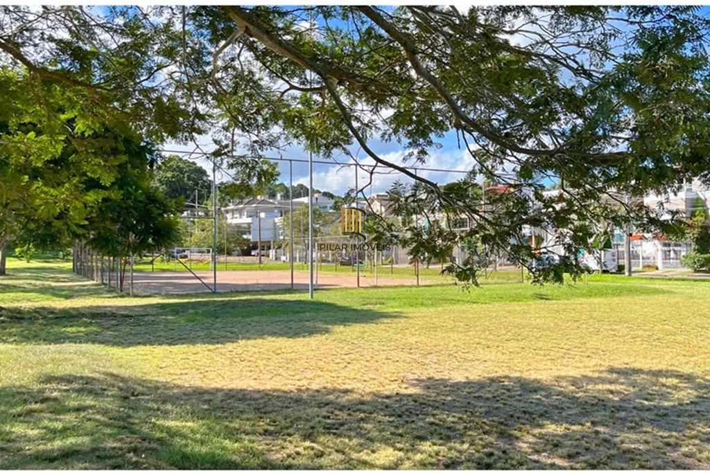 Casa 3 dormitórios no bairro Hípica