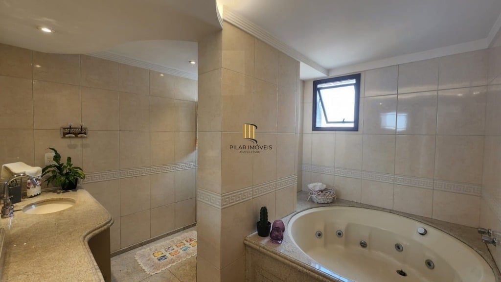 Apartamento 3 dormitórios no bairro Menino Deus