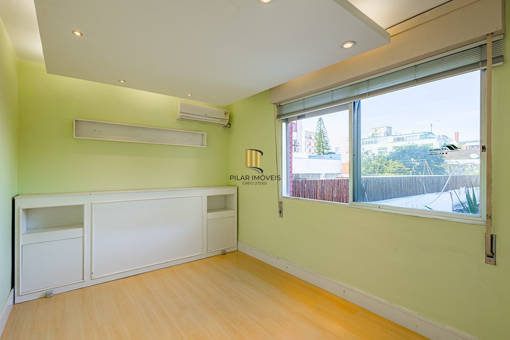 Casa 5 dormitórios no bairro Petrópolis