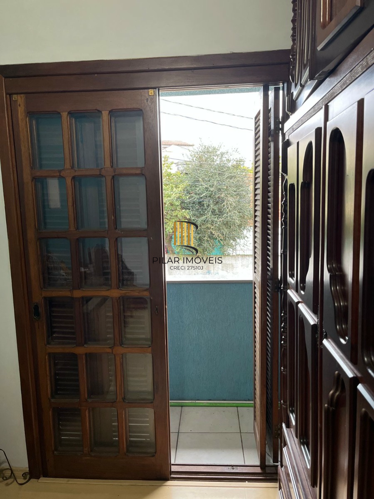 Casa 3 dormitórios no bairro Nonoai