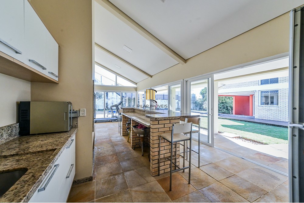 Casa 4 dormitórios no bairro Morro Santana