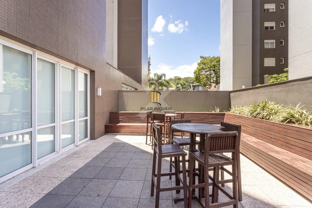 Apartamento 4 dormitórios no bairro Menino Deus