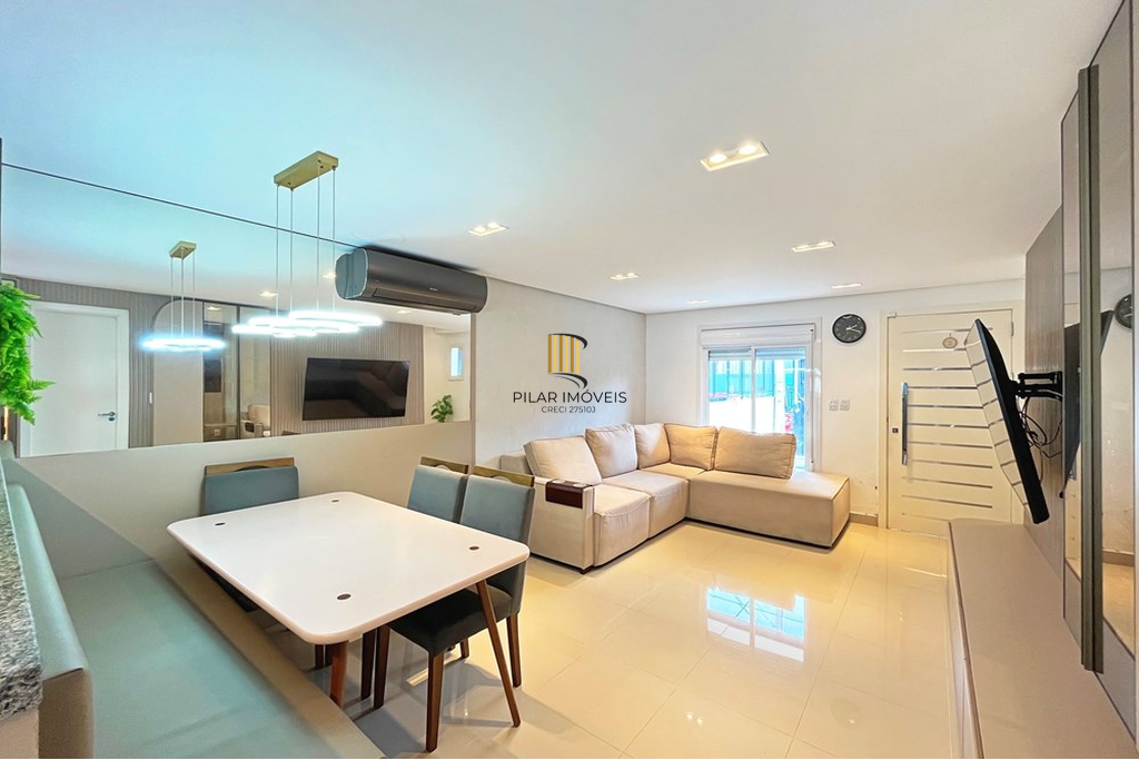 Casa 3 dormitórios no bairro Hípica