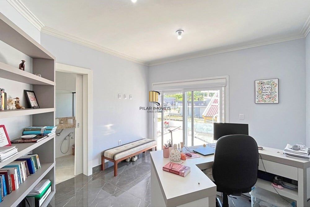 Casa 2 dormitórios no bairro Hípica