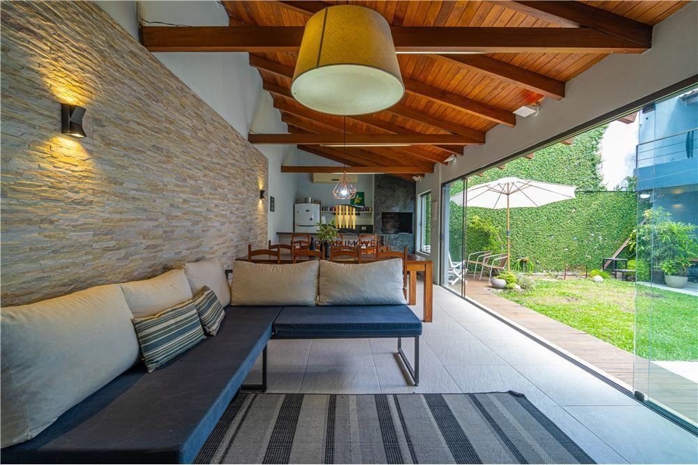 Casa 4 dormitórios no bairro Jardim Lindóia