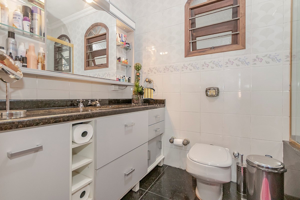 Casa 4 dormitórios no bairro Passo da Areia