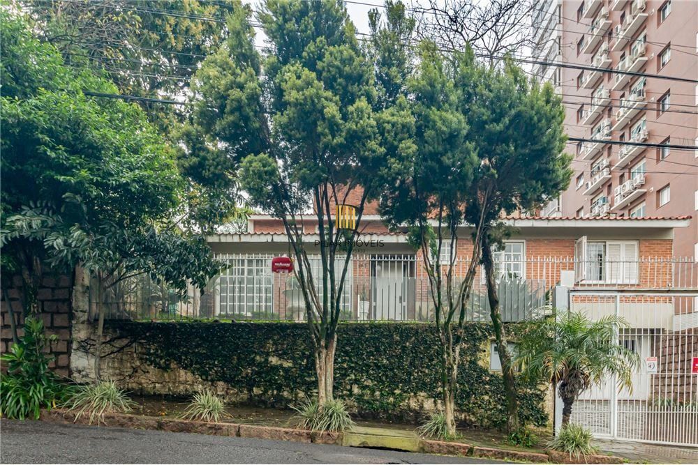 Casa 6 dormitórios no bairro Boa Vista