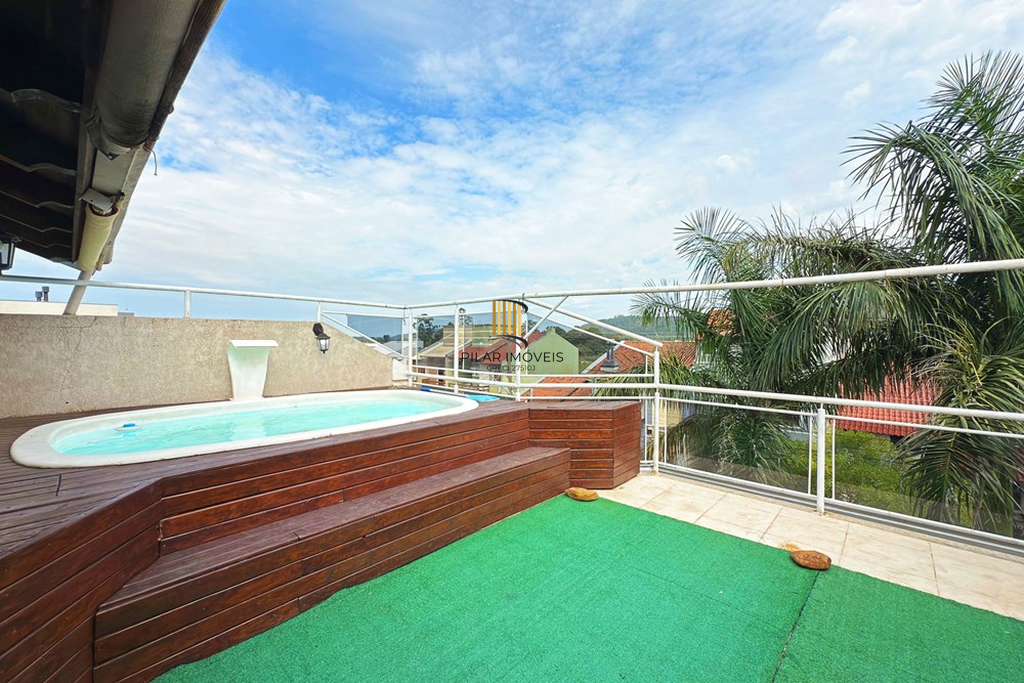 Casa de Condomínio 3 dormitórios no bairro Hípica