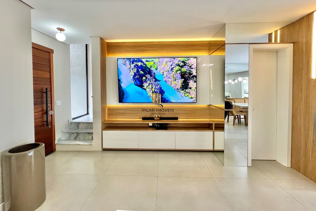 Casa 3 dormitórios no bairro Igara