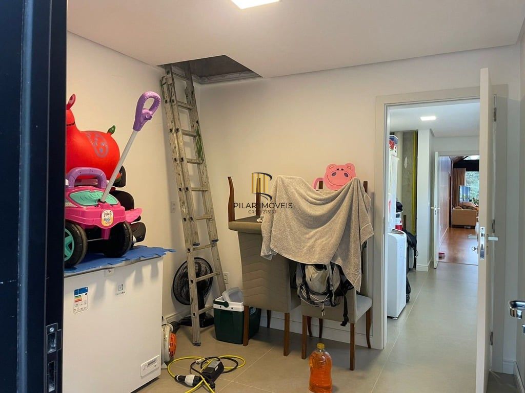 Casa de Condomínio 1 dormitório no bairro Hortênsias