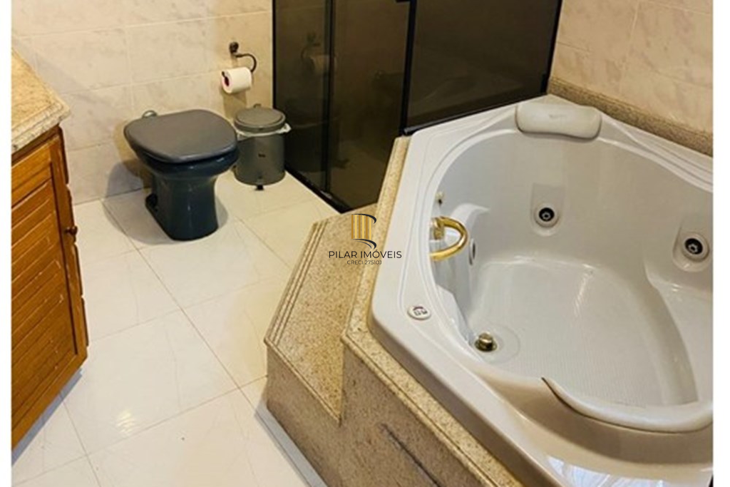 Casa 4 dormitórios no bairro Jardim Planalto