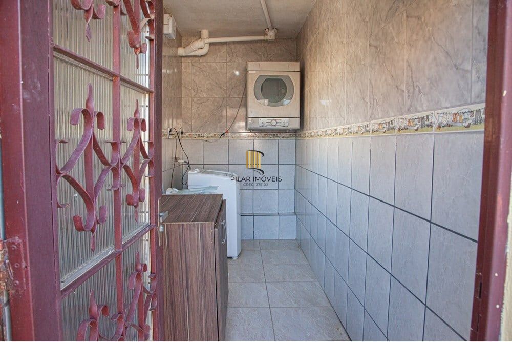 Casa 2 dormitórios no bairro Fiuza