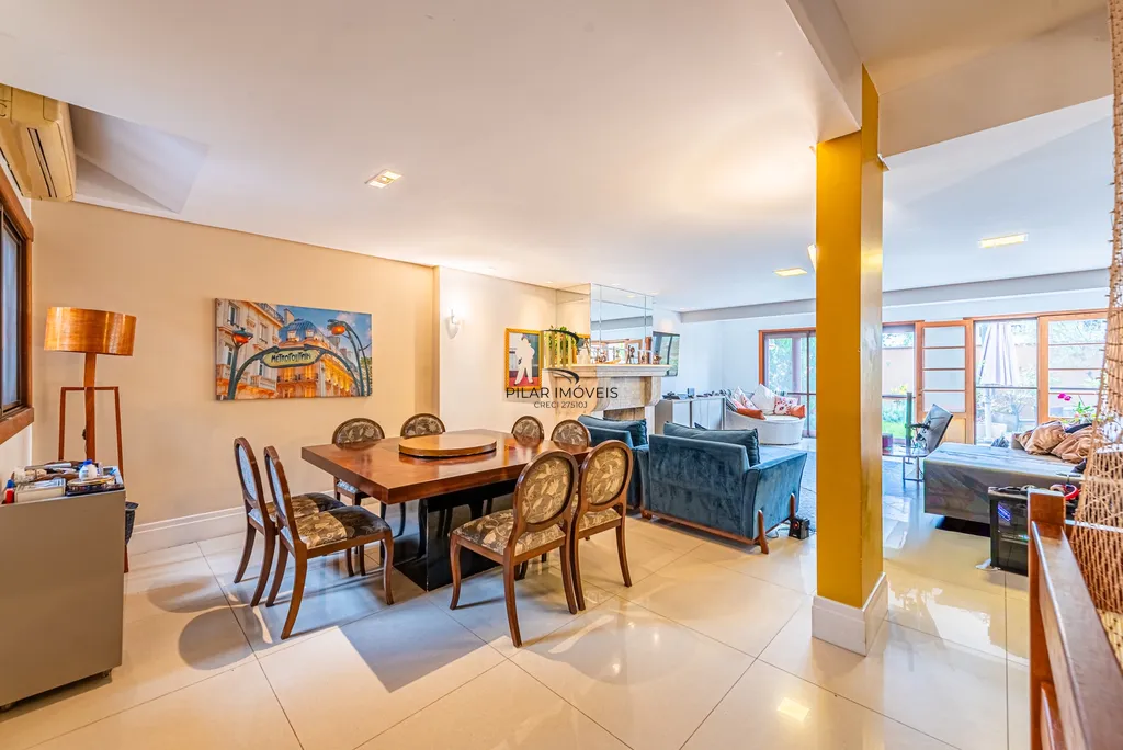 Casa de Condomínio 4 dormitórios no bairro Três Figueiras