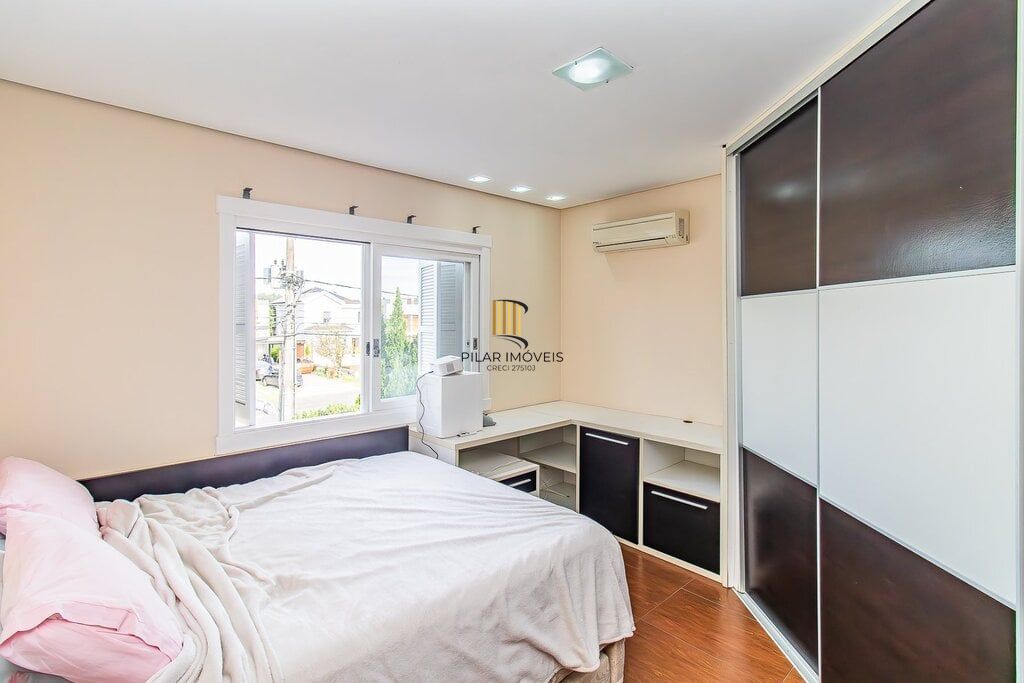 Casa de Condomínio 4 dormitórios no bairro Belém Novo