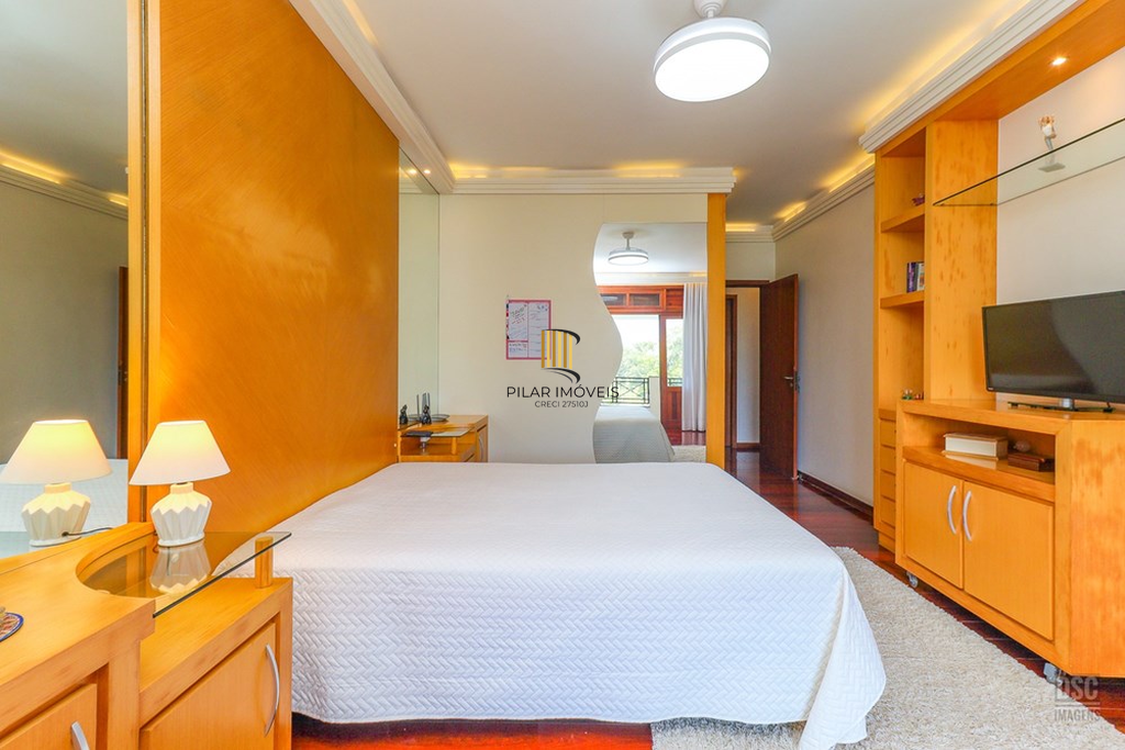 Casa 4 dormitórios no bairro Ipanema