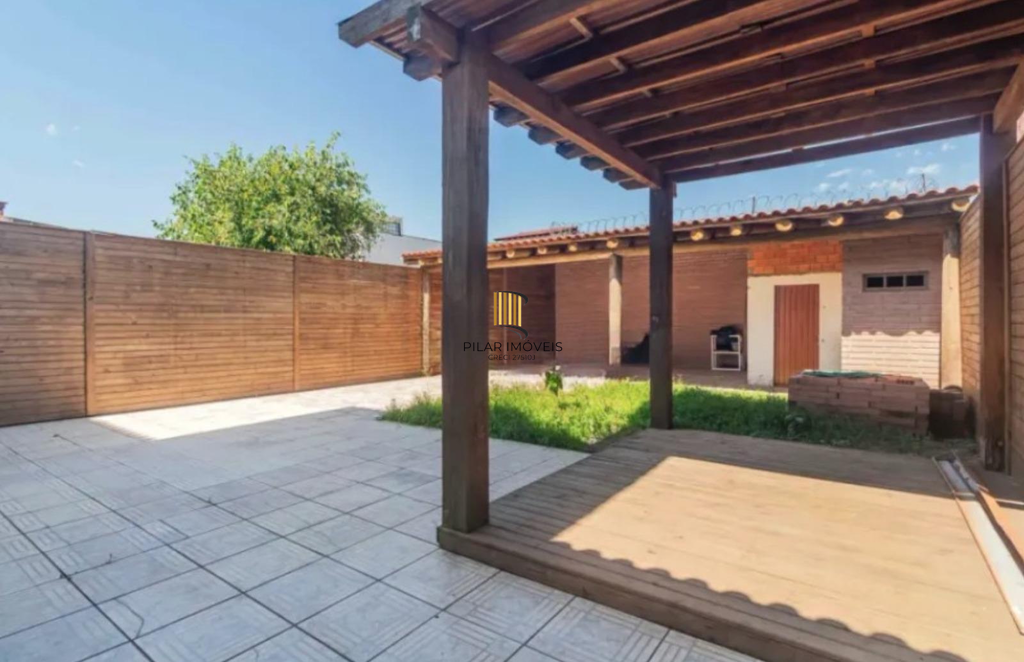 Casa 3 dormitórios no bairro Sarandi