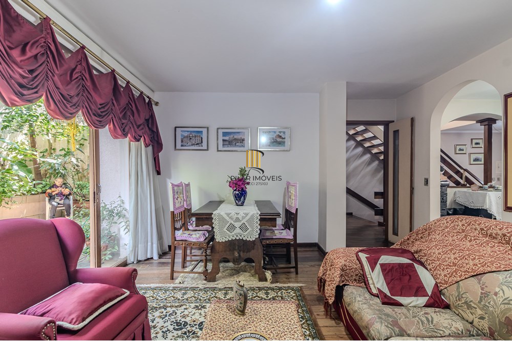 Casa 3 dormitórios no bairro Chácara das Pedras