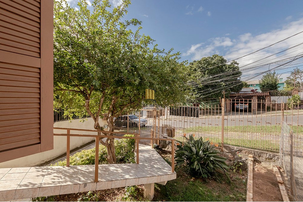 Casa 5 dormitórios no bairro Glória
