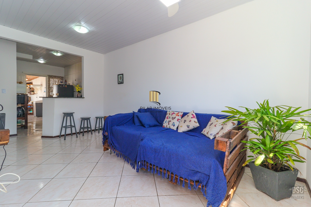 Casa 2 dormitórios no bairro Hípica