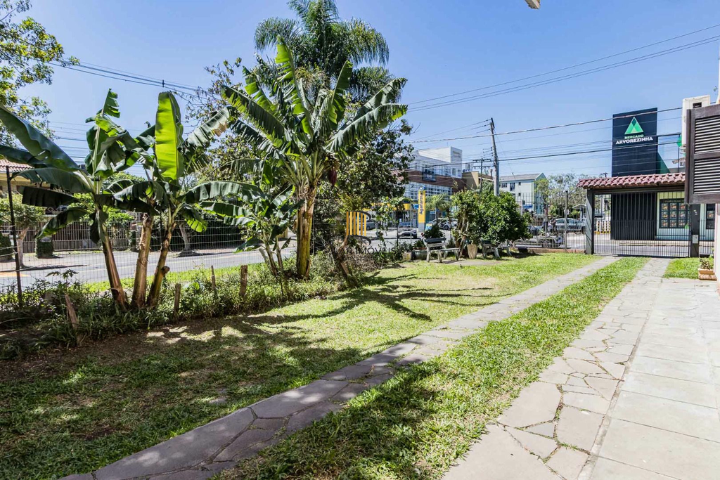 Casa 3 dormitórios no bairro Tristeza