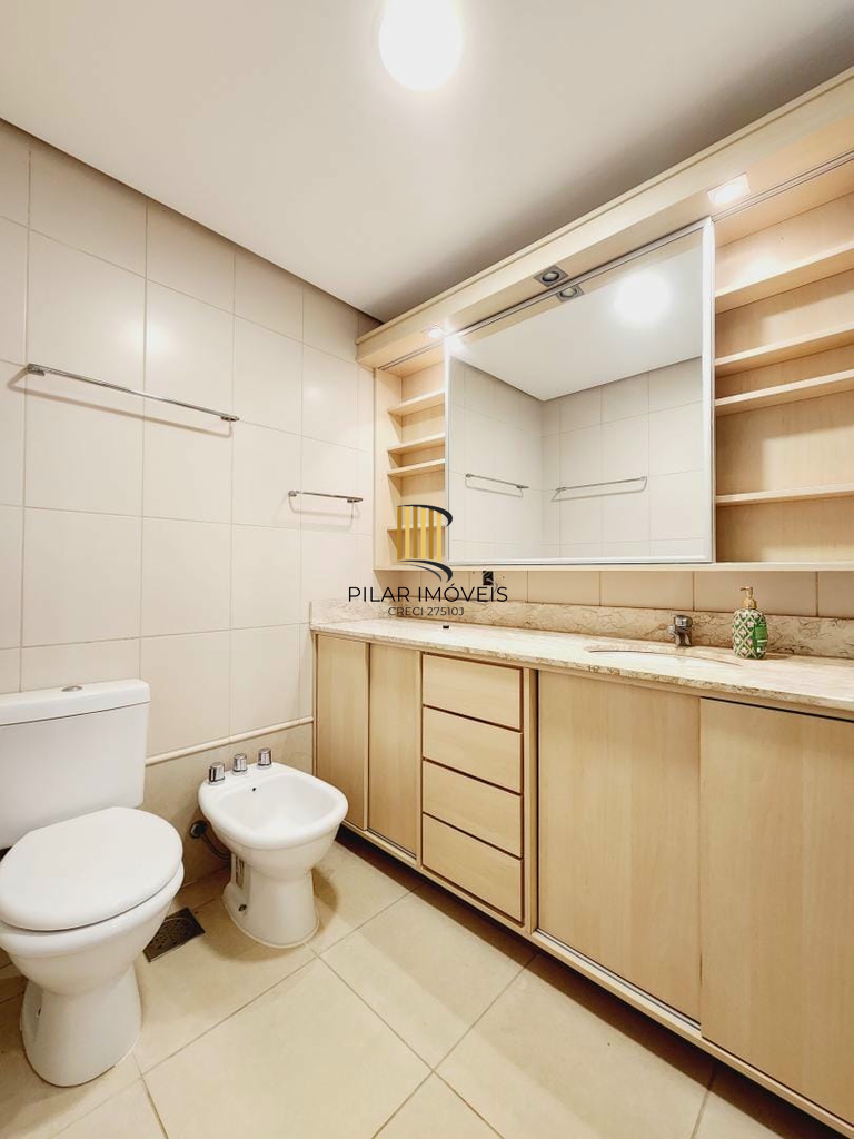 Casa 4 dormitórios no bairro Chácara das Pedras