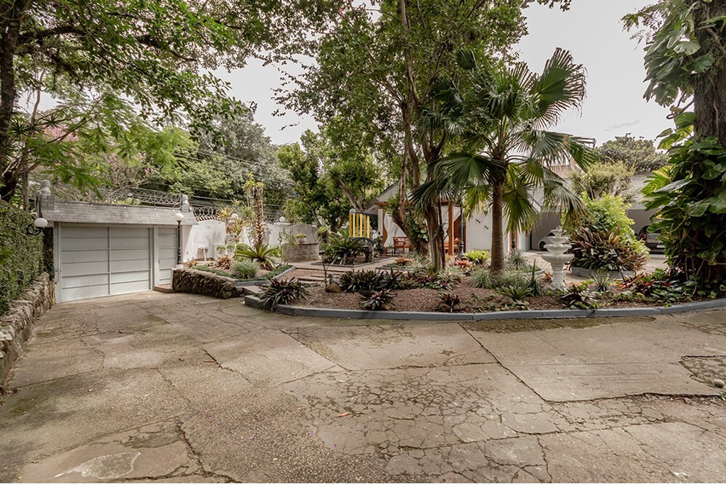 Casa 4 dormitórios no bairro Ipanema