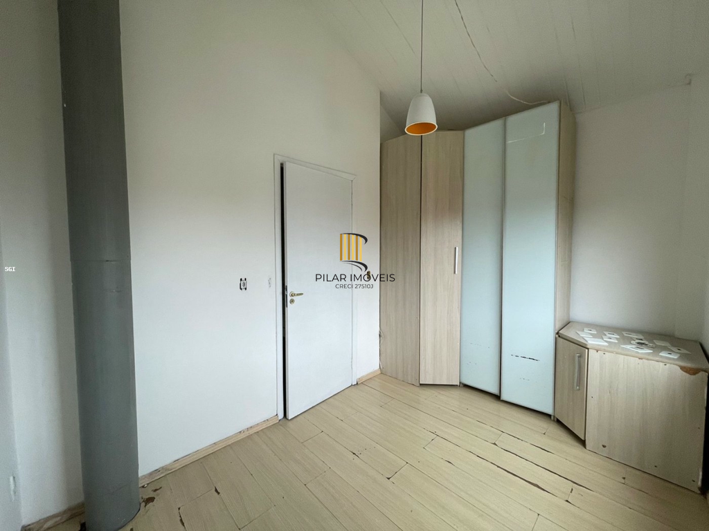 Casa 2 dormitórios no bairro Jardim do Salso