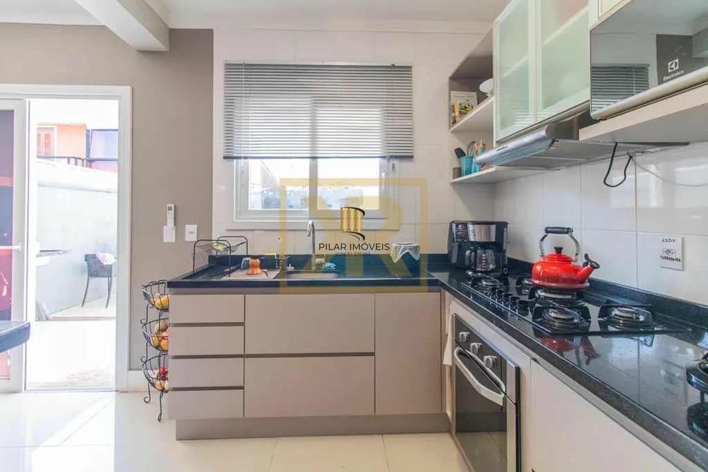 Casa 3 dormitórios no bairro Ipanema