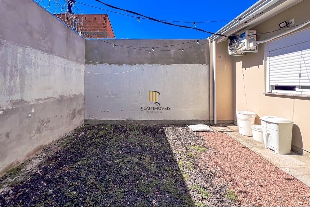 Casa 2 dormitórios no bairro Olaria
