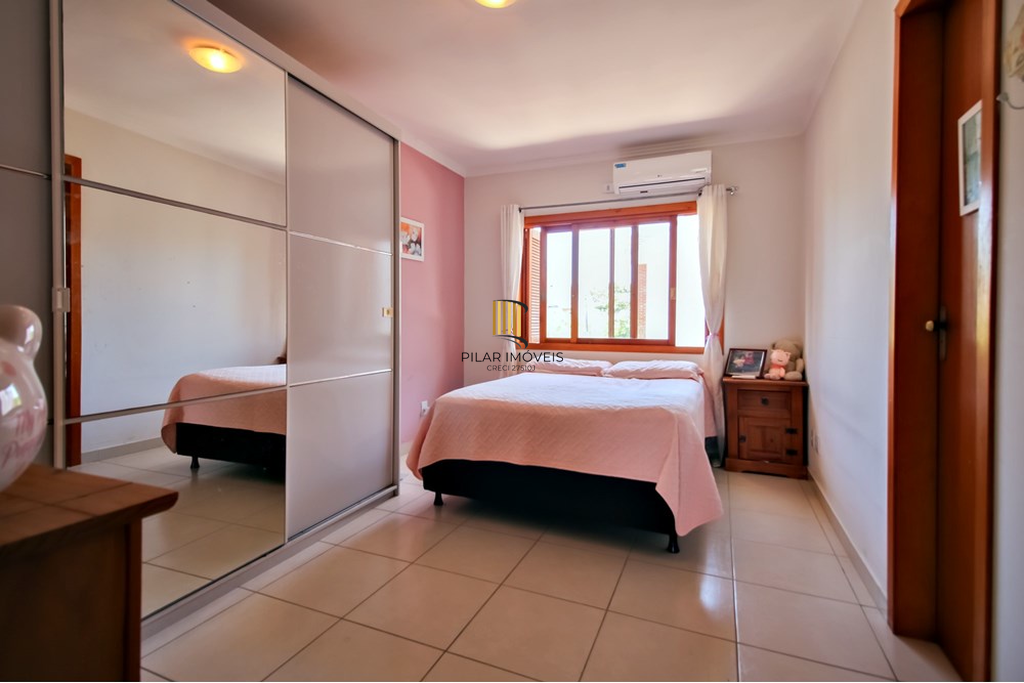 Casa 3 dormitórios no bairro Guarujá