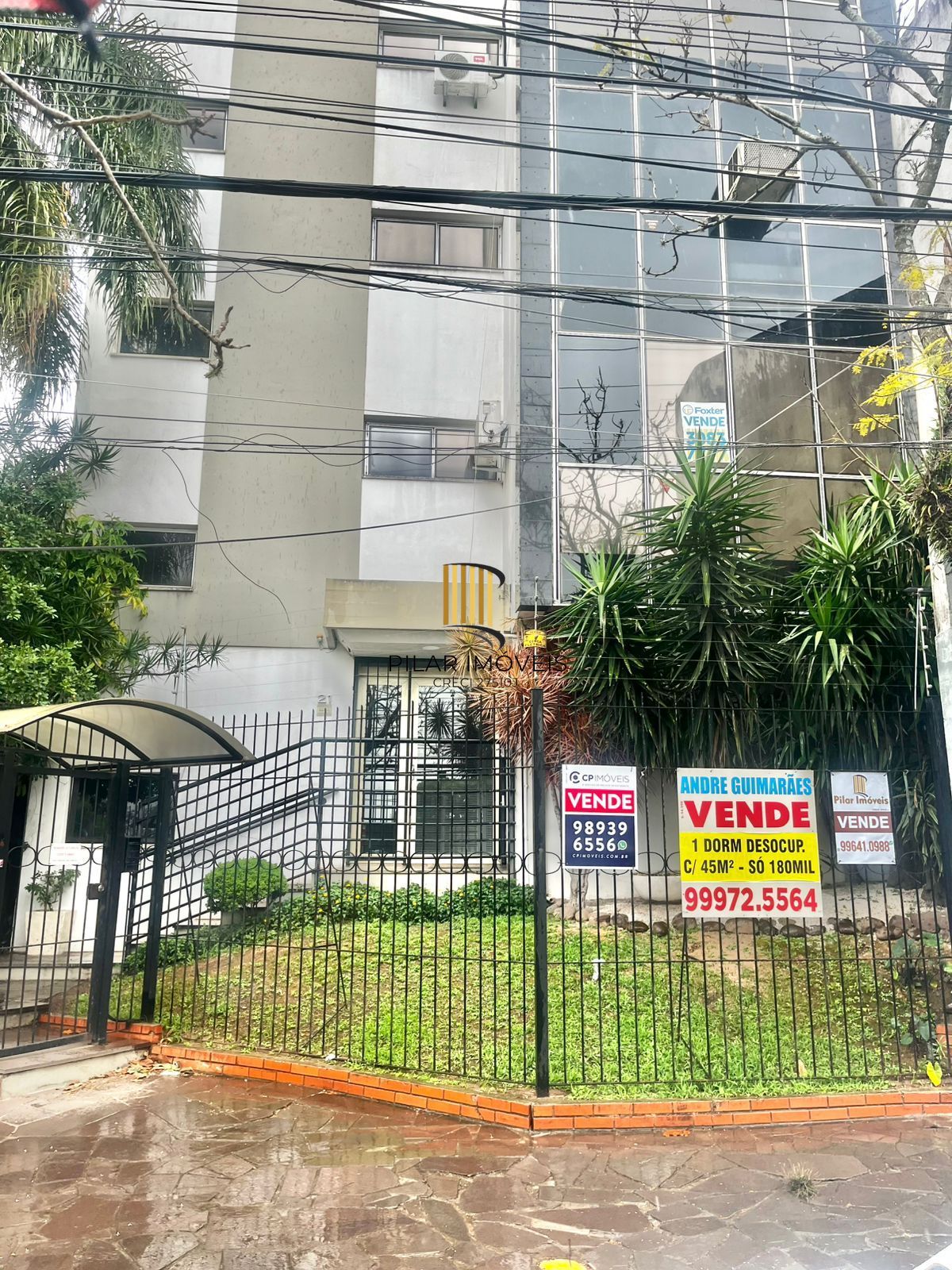 Kitnet amplo, com 47 m2, prédio com elevador, próximo do Zequinha