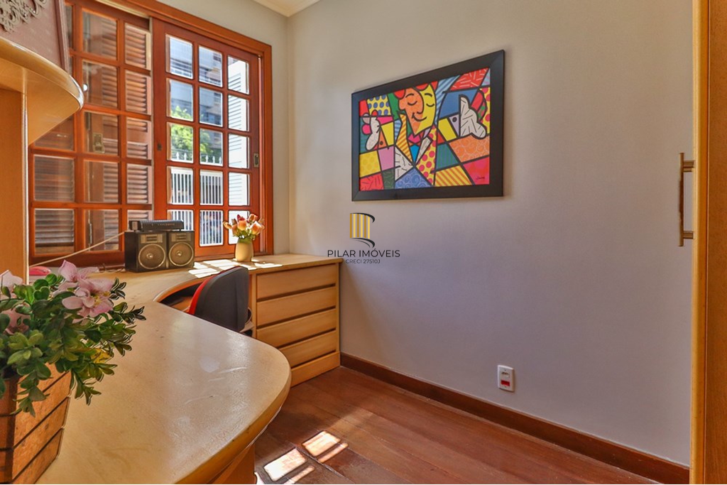 Casa 5 dormitórios no bairro Jardim Lindóia