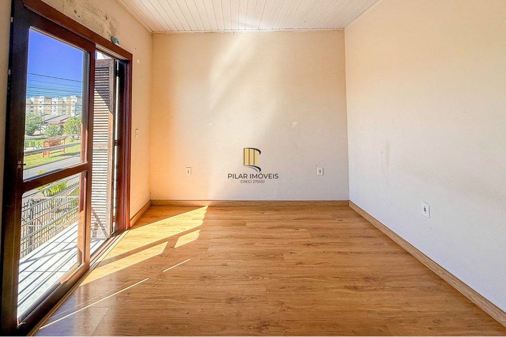 Casa 2 dormitórios no bairro Olaria