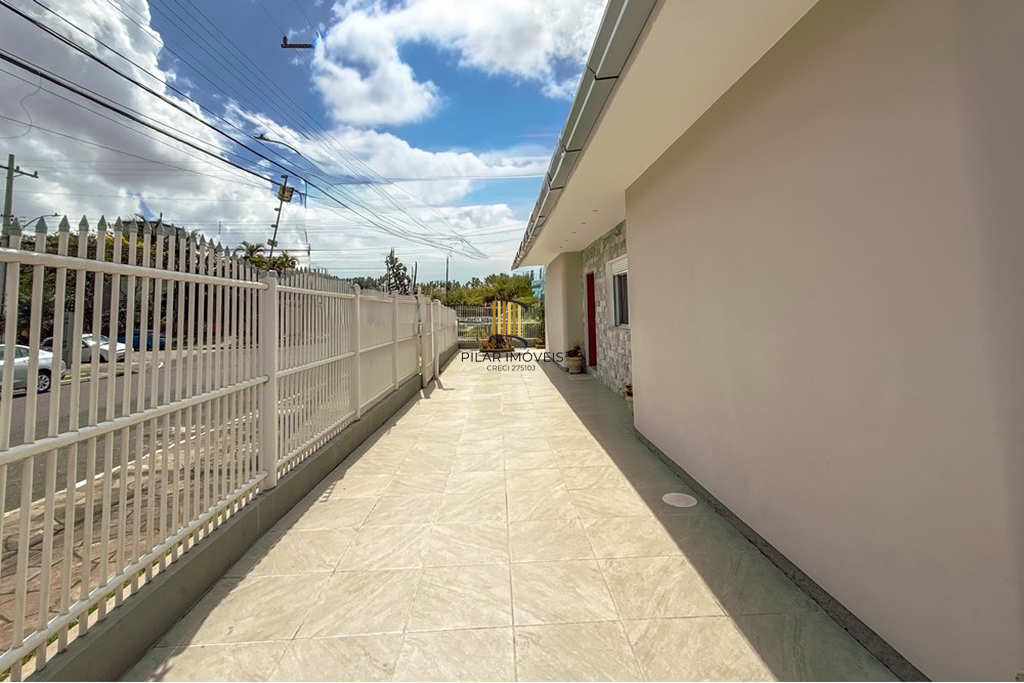 Casa 3 dormitórios no bairro Igara