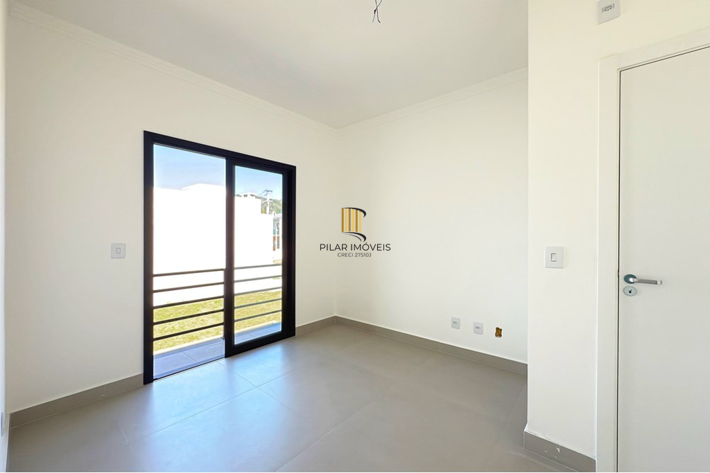 Casa 3 dormitórios no bairro Hípica