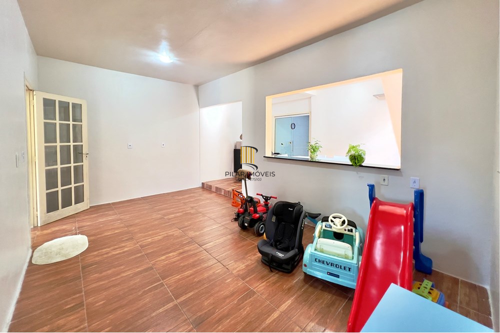 Casa 3 dormitórios no bairro Olaria