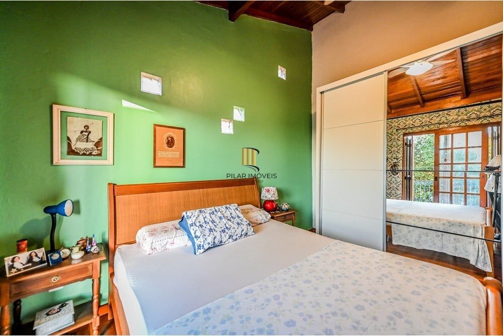 Casa de Condomínio 4 dormitórios no bairro Santa Tereza