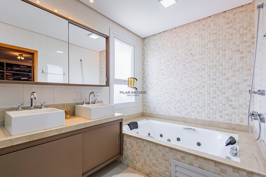 Casa 3 dormitórios no bairro Chácara das Pedras