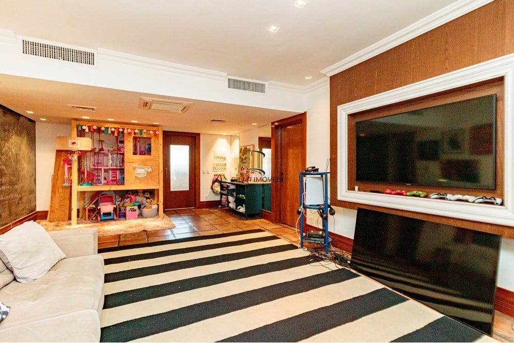 Apartamento 4 dormitórios no bairro Floresta