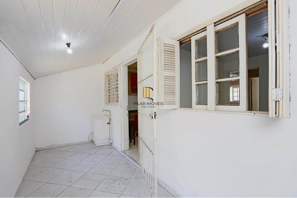 Casa 2 dormitórios no bairro Jardim Algarve