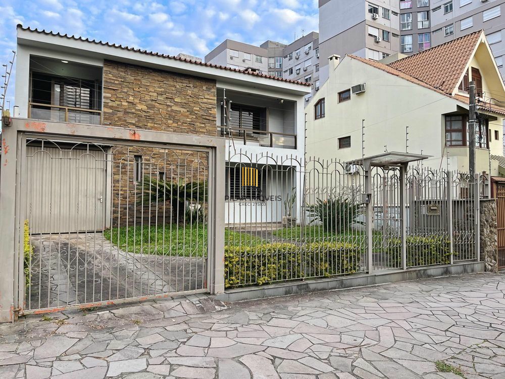 Casa 5 dormitórios no bairro Camaquã