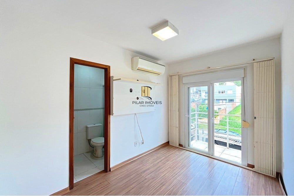 Casa 2 dormitórios no bairro Guarujá