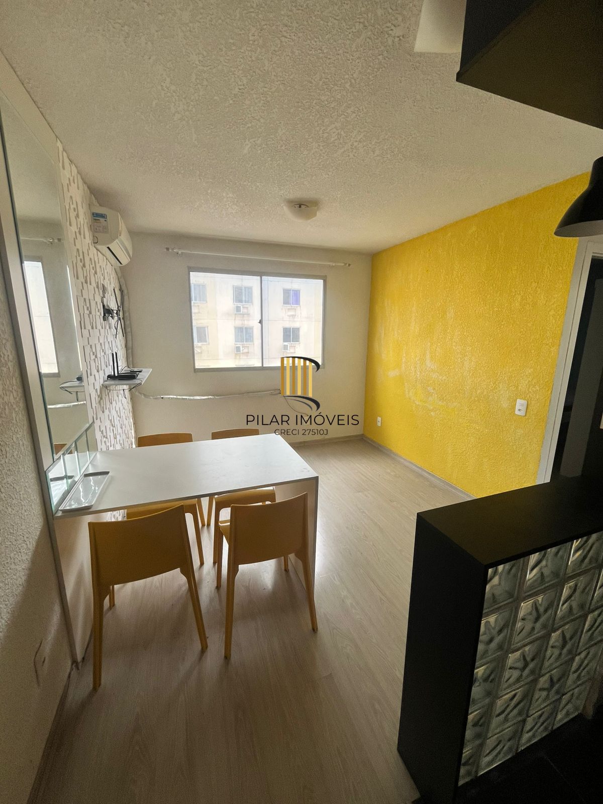 Apto 2 Dormitórios, Sala, Cozinha, Banheiro, semimob, 01 vaga garagem-rotativa