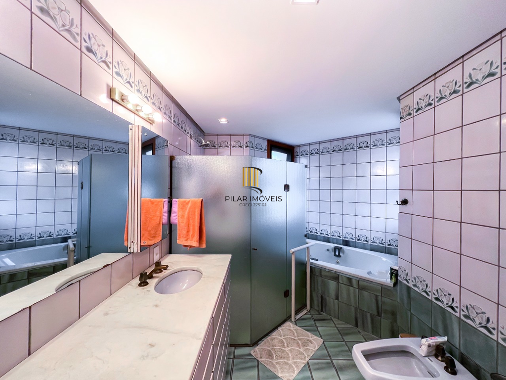 Apartamento 4 dormitórios no bairro Moinhos de Vento
