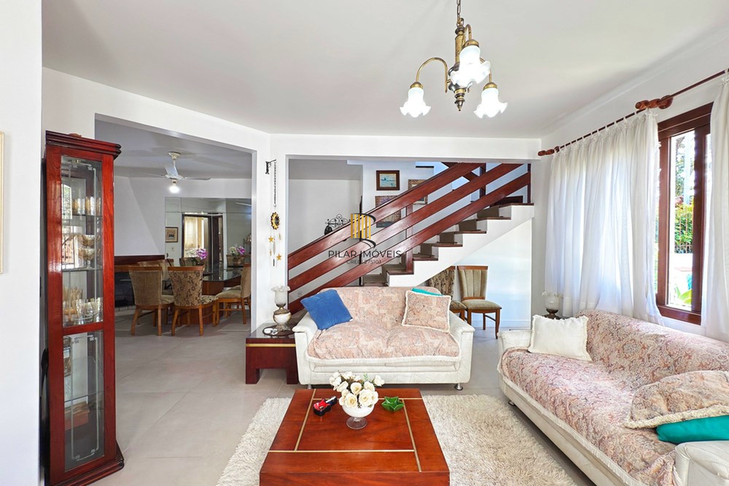 Casa 4 dormitórios no bairro Ipanema