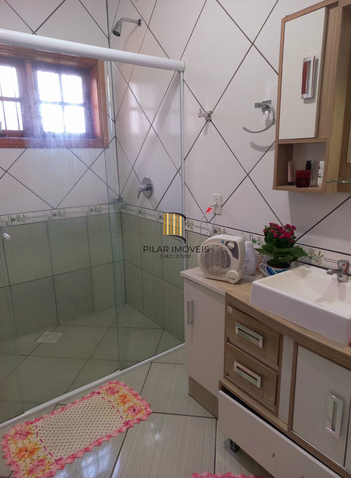 Excelente casa, 03 dorm com suite, 150 m²