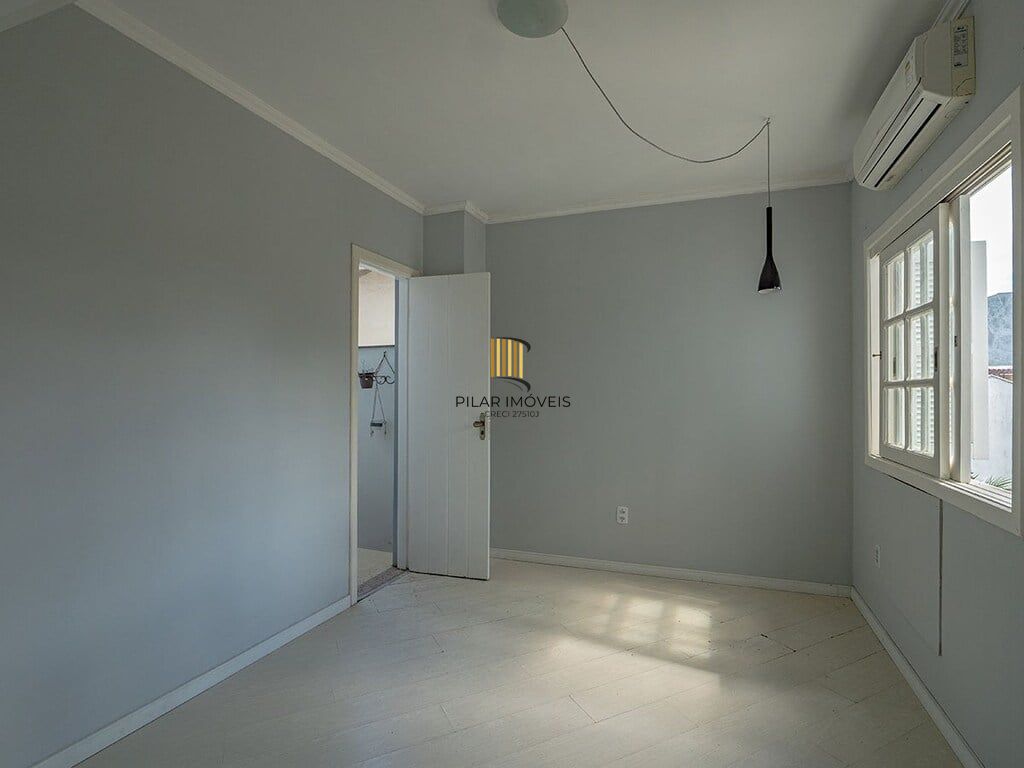 Casa 3 dormitórios no bairro Sarandi