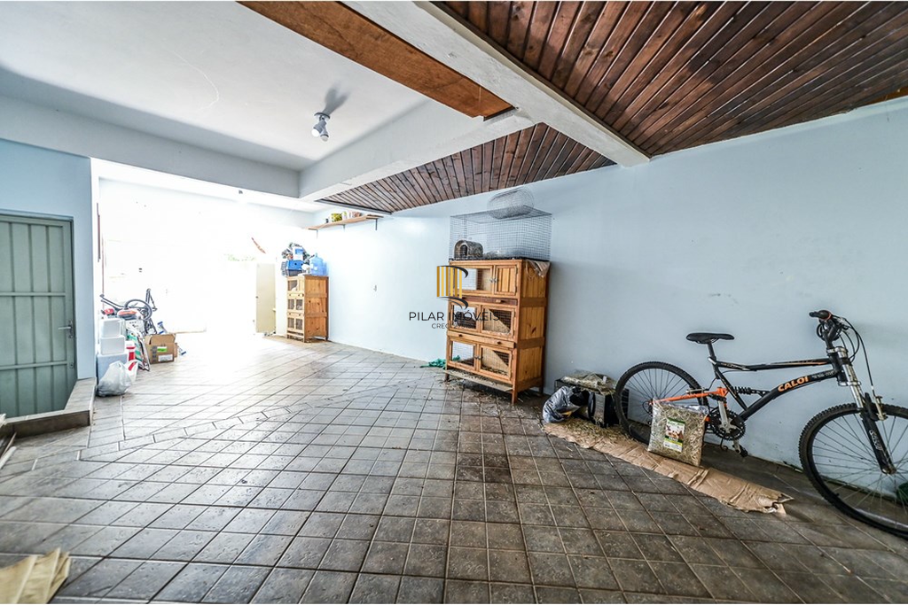 Casa 4 dormitórios no bairro Ipanema