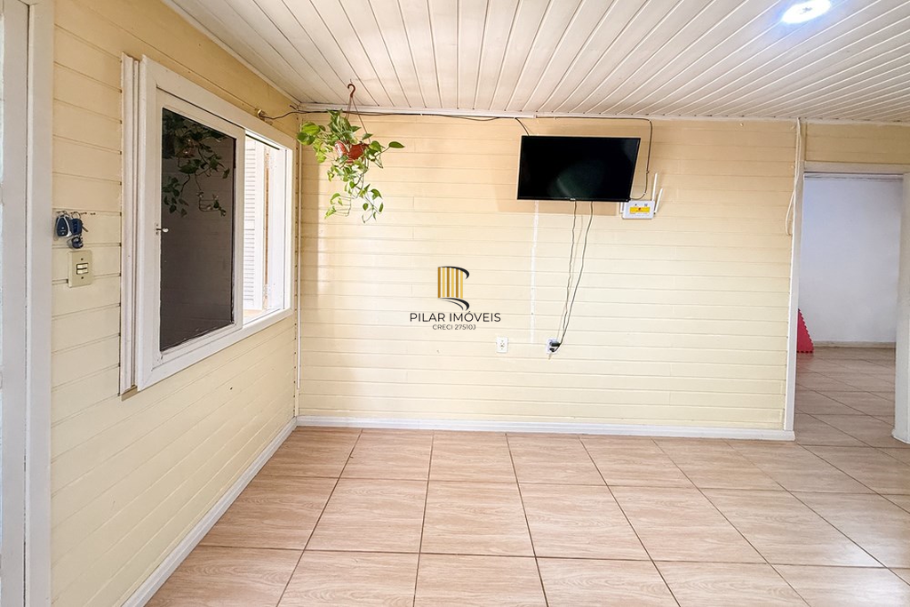 Casa 3 dormitórios no bairro Igara