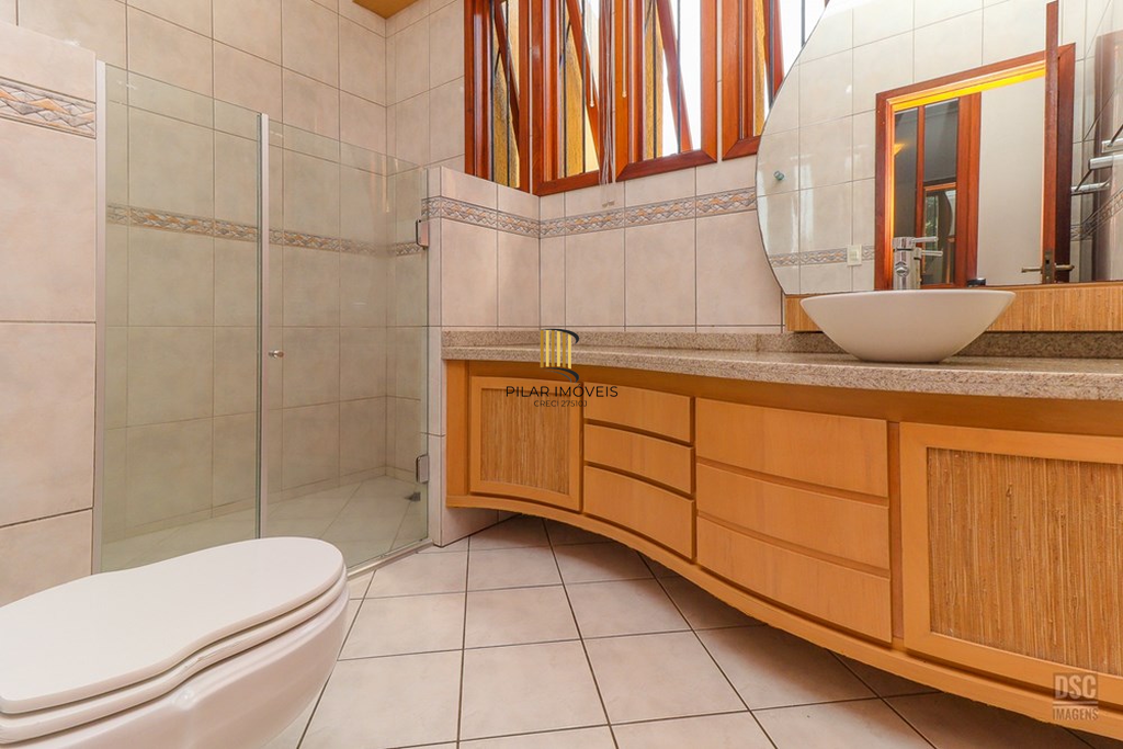 Casa 4 dormitórios no bairro Ipanema